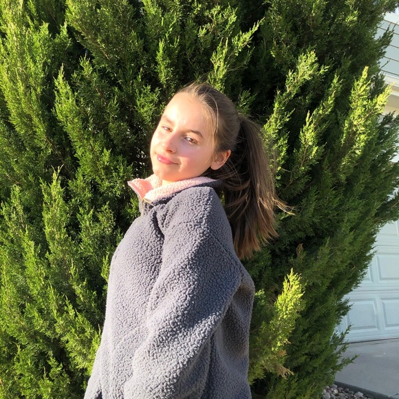 Meet your Posher, Layla - Picture 1 of 1